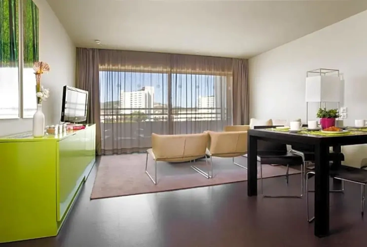 2 Bedrooms Premium Double Suite with river view