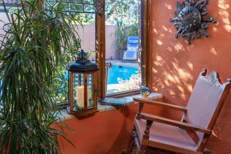 Adobe Rose Inn B&B