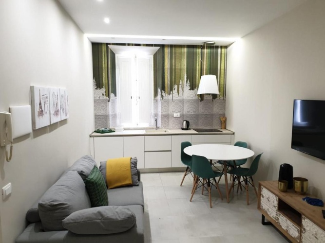 2 Bedrooms Apartment