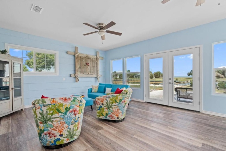 4 Bedrooms Cottage