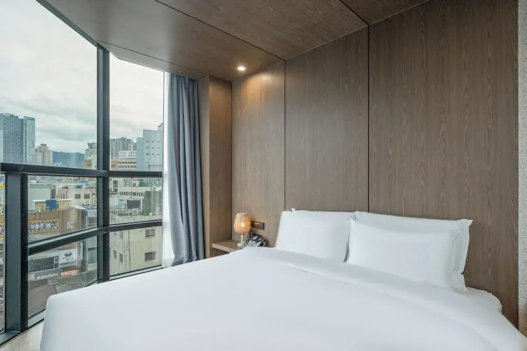 Giant Hotel