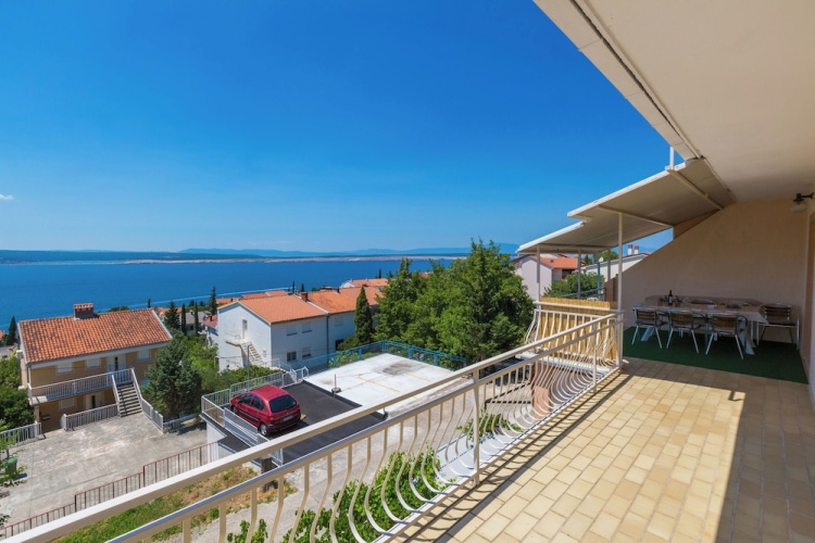 Apartment with balcony