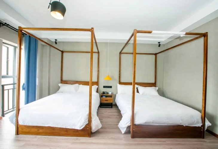 Standard Twin room with mountain view