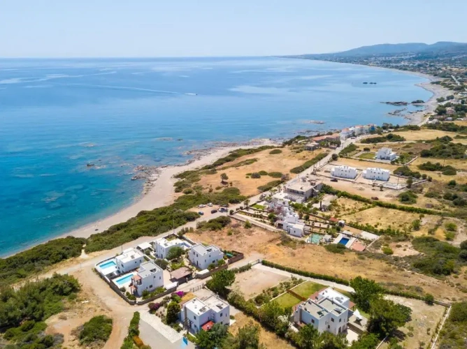 2 Bedrooms Villa
