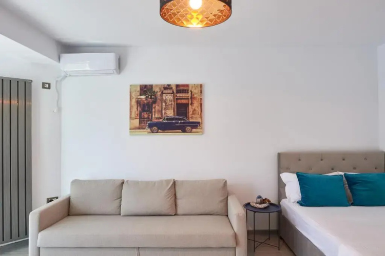 7 Waves Studio-Spa n Pools beach resort