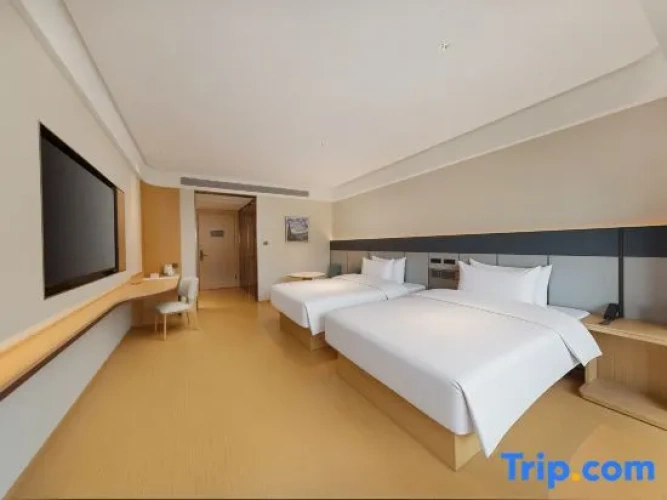 Standard Twin room with view