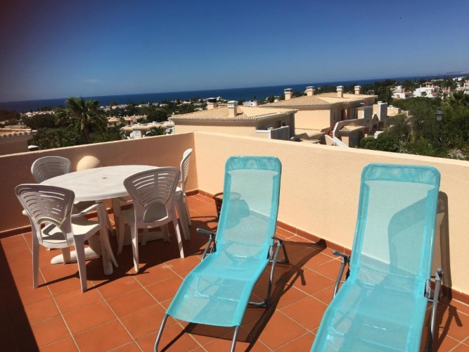 2 Bedrooms Villa