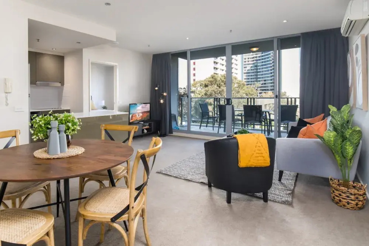 Central 1-bed With Parking, BBQ