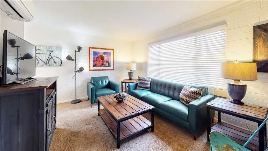 Purple Sage Flats #8 1 Bedroom Apts