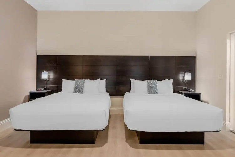 Standard Quadruple room with balcony and with garden view