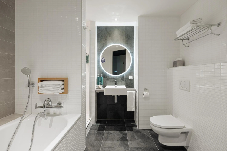 DoubleTree by Hilton Amsterdam Centraal Station photo 22