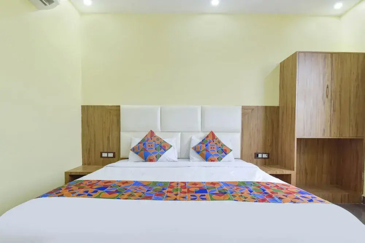 Fabhotel Madhav