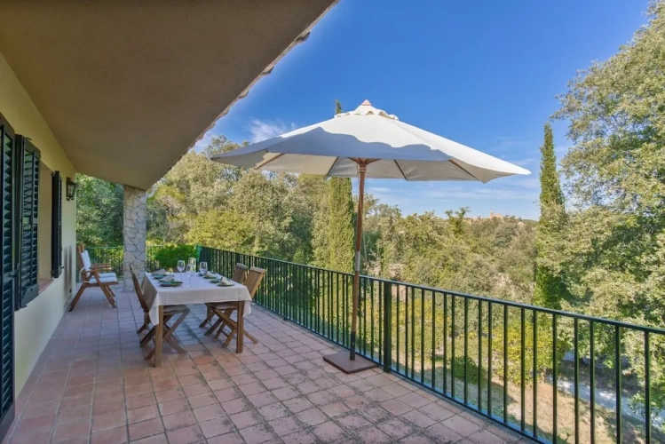 Family Apartment with balcony