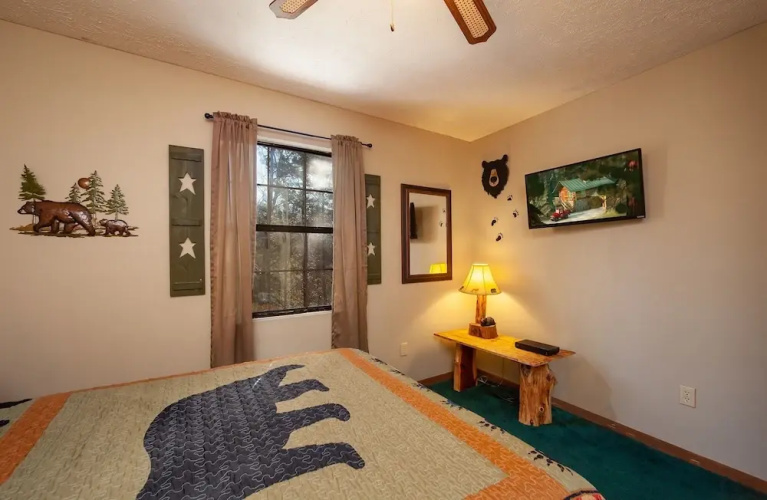 Bearfootin' 3 Bedroom Cabin by RedAwning