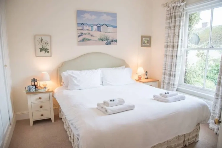 4 Bedrooms Cottage