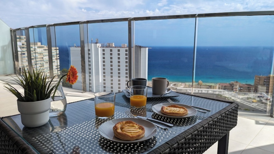 Apartment with sea view