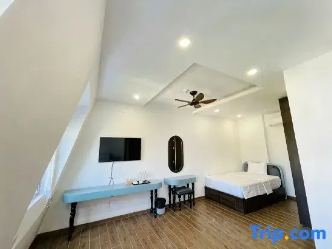 Standard Triple Family room