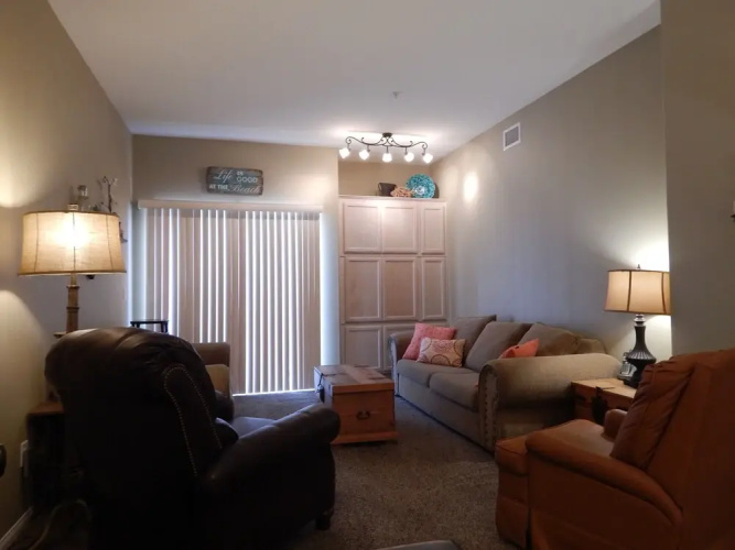 210 Casa Bella 2 Bedroom Condo by Redawning