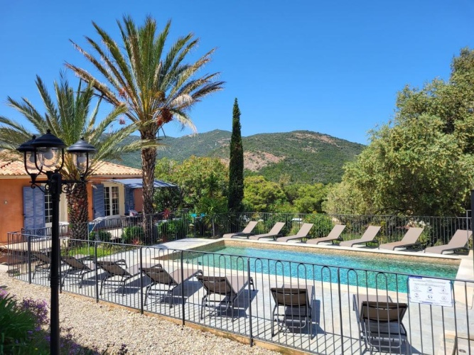 4 Bedrooms Villa