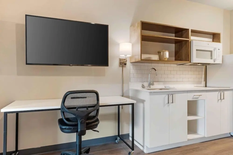 Premium Quadruple Studio