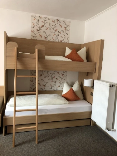 1 Bedroom Standard Quadruple room with balcony and with mountain view