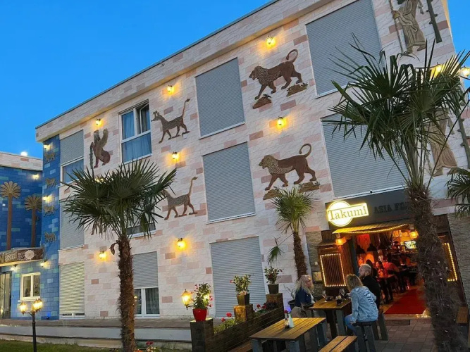 Hotel Babylon