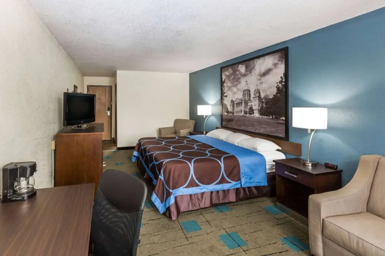 Super 8 Urbandale/Des Moines Area