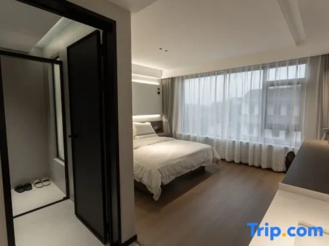Standard Double room with view