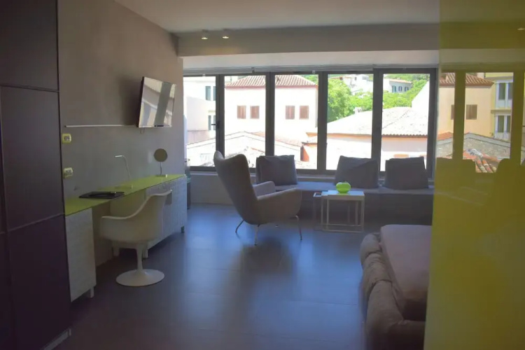 101 Adrianou Apartments
