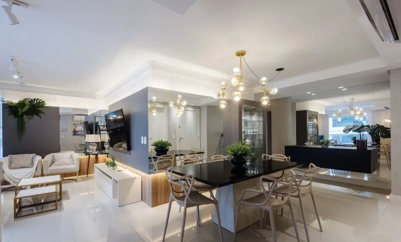 Sophisticated 3BR Apt 200m From Beach Seo0702