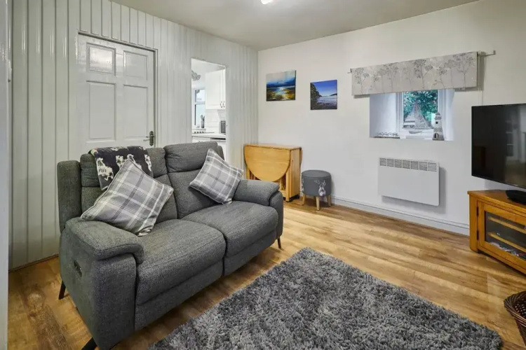 Host Stay Camwy Cottage