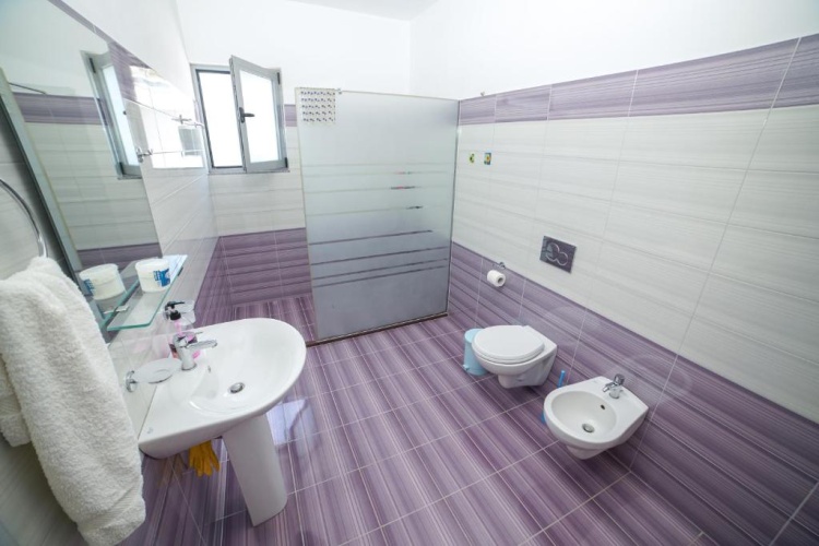 2 Bedrooms Suite with balcony and with sea view