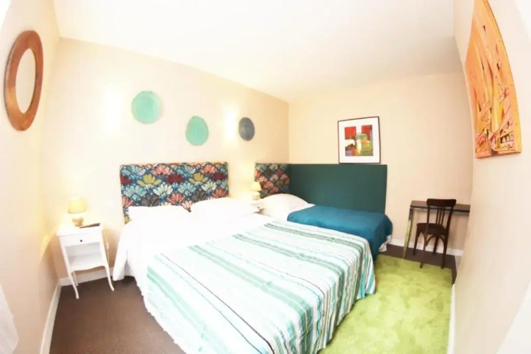 Standard Triple room