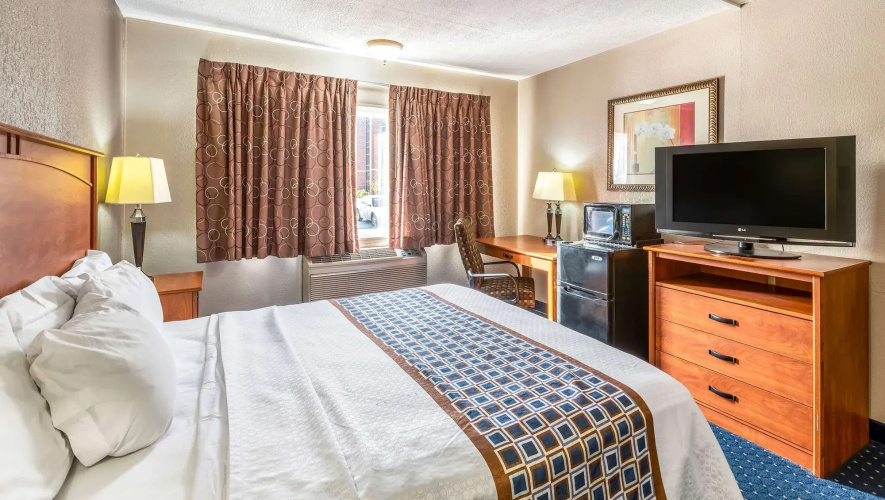 Magnuson Hotel Detroit Airport