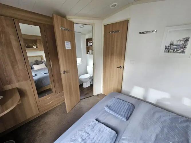 Heidi 2 Bed Robin Hood