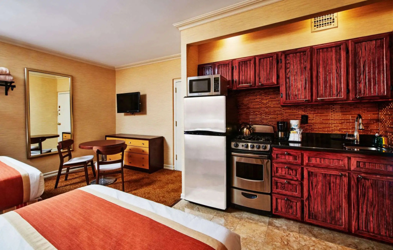 Radio City Apartments photo 40