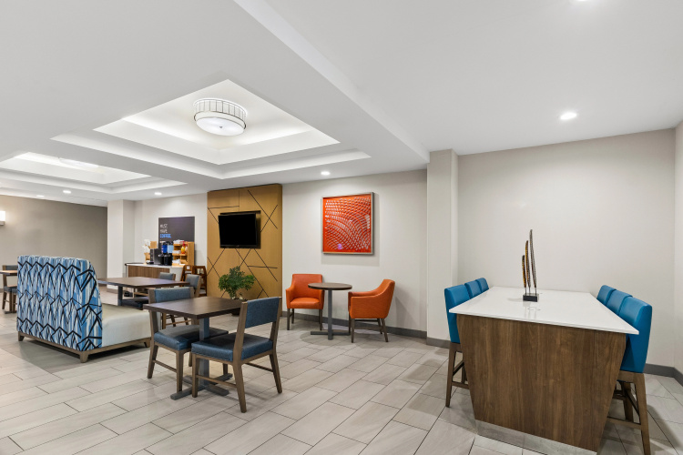 Holiday Inn Express And Suites Fairmont photo 20