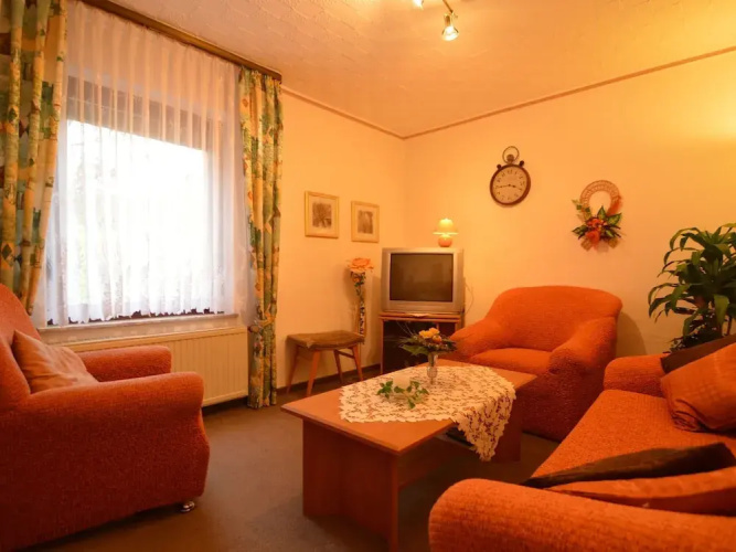 Spacious Apartment In Deudesfeld With Garden