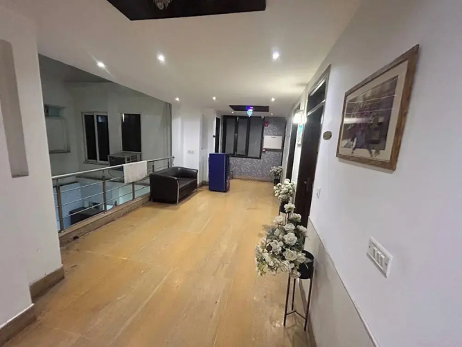 Hotel 82 Inn