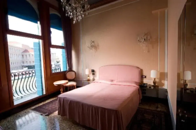 Santa Chiara Hotel