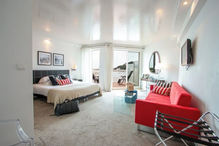 Superior Triple room with balcony and with sea view