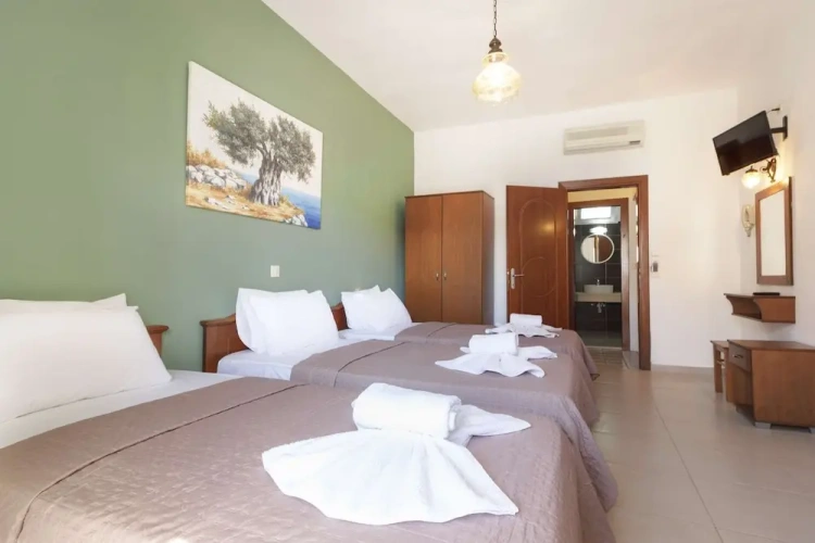 Economy Triple room