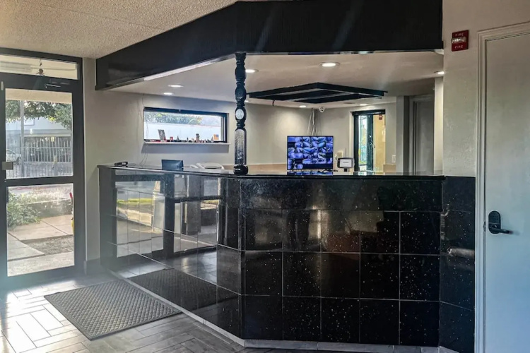 Studio 6  Suites Dallas. TX - Loop 12 West