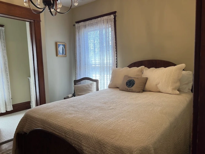 Standard Quadruple Suite