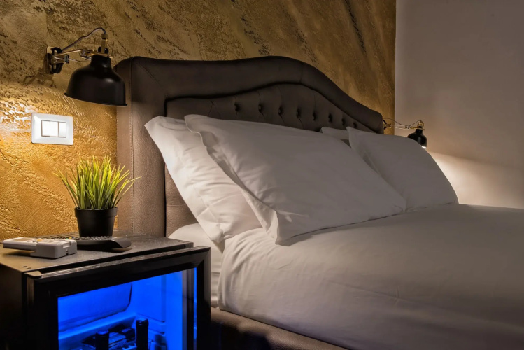 StarHome NAVONA