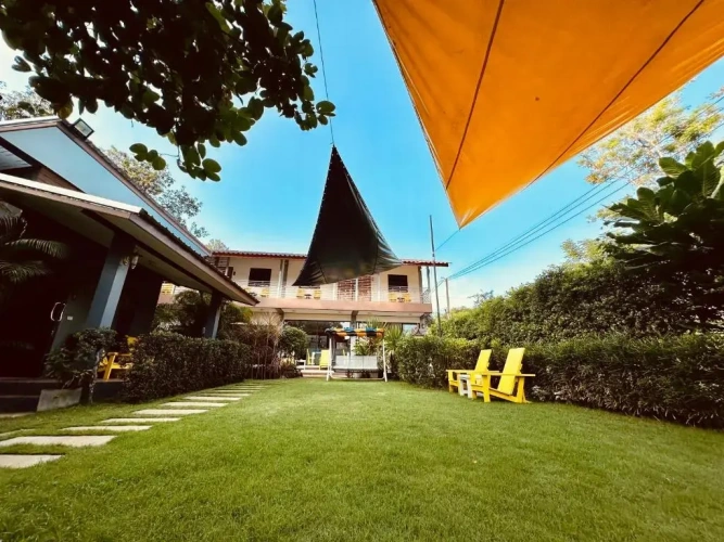 Apartment with garden view