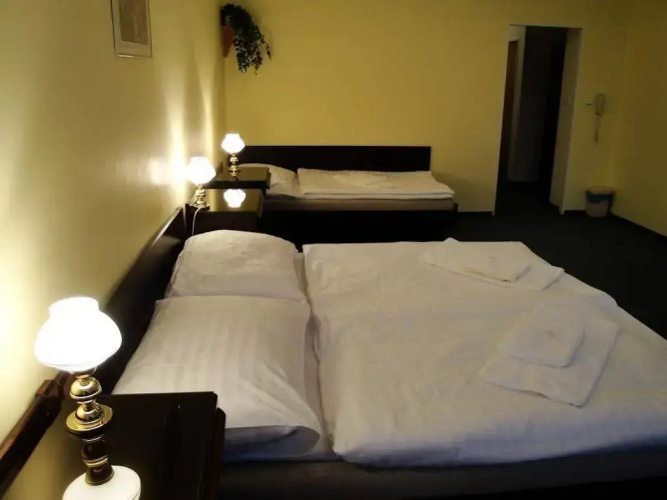 Hotel Omega