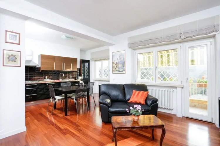 Large 3BR Eur Apartment