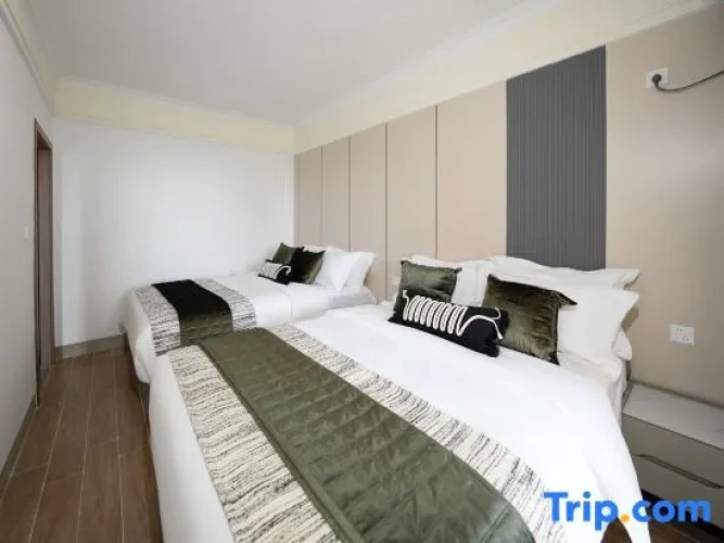 1 Bedroom Deluxe Suite with balcony and with view