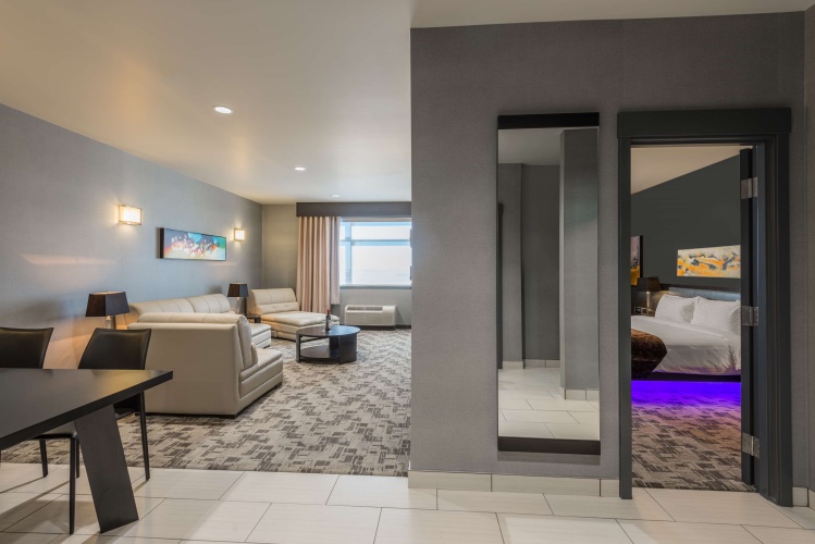 Applause Hotel Calgary Airport photo 7